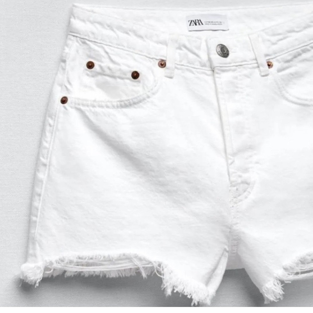 NWT Zara Hi-Rise White Distressed Denim Shorts Size 4 - Picture 2 of 14